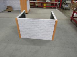 3-sided Graphic Fa&ccedil;ade for Product Displays